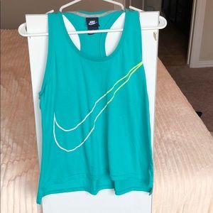 Nike workout high-low workout top